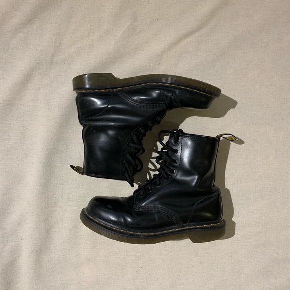 Dr. Martens Shoes - Women's Dr. Martens 1460 Nappa